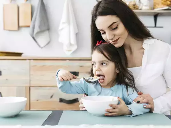 Pravda, nebo mýtus? 6 frází matek o jídle, které nebyly tak docela pravdivé