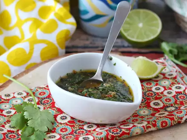 Chimichurri, argentinská omáčka, která si zaslouží místo na vašem grilu: z čeho se skládá a tři tipy, jak ji připravit k dokonalosti