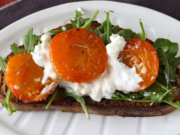 Letní aperitiv: 5 osvěžujících a barevných receptů, které jsou lahodné a ideální k společnému posezení s přáteli