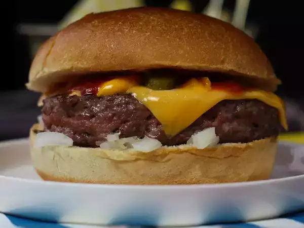 Domácí fast food: naše nejlepší jednoduché recepty, jak si pochutnat, aniž byste museli zajít do drive-inu