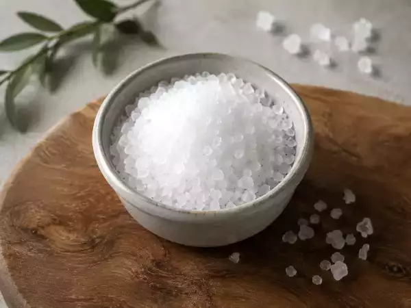 Jemná sůl, fleur de sel, růžová sůl nebo jodovaná sůl: jak si vybrat tu správnou sůl pro vaření doma?