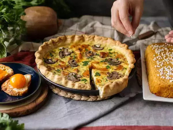 Denní menu na 19. října: konfitované žloutky, podzimní quiche a dýňový koláč s kokosem