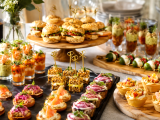 Články: Domácí večeře formou bufetu: 28 receptů na mini pokrmy pro aperitiv, který se vyrovná profesionálnímu cateringovému servisu