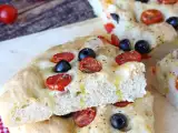 Články: Tato vysoká focaccia s cherry rajčátky a olivami si vás získá už svou vůní: recept, který stojí za vyzkoušení
