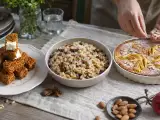 Články: Denní menu, 27. října 2026: sezamová feta, houbové rizoto a normandský koláč