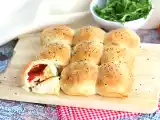 Recept Pizza housky se šunkou a sýrovou náplní