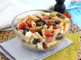 Recept Salát z těstovin, rajčat, fety a oliv