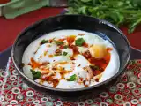 Recept Vejce na turecký způsob na jogurtovém základě s pikantním olejem - çilbir