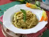 Recept Těstoviny s cuketovými květy, ricottou a pistáciemi