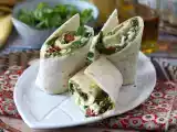 Recept Středomořský wrap plněný humusem, rukolou, paprikou a fetou