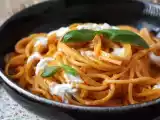 Recept Krémové těstoviny s burratou a cherry rajčátky