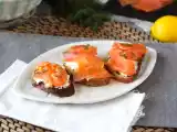 Recept Čerstvý kozí sýr a uzený losos na toastu