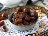 Recept Energetické kuličky s datlemi a tekutým středem z arašídového másla