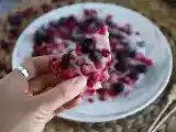 Recept Mražené jogurtové tyčinky s červeným ovocem