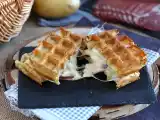 Recept Sendvič s bramborovými vaflemi a raclette, dokonalé komfortní jídlo
