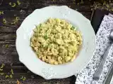 Recept Rizoto s coquillettes, hráškem, cuketou, česnekem a bylinkovým sýrem