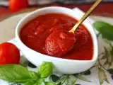 Recept Syrová rajčatová omáčka plné chuti, ideální na pizzu nebo pinsu.