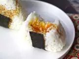 Recept Onigiri se žloutky konzervovanými v sójové omáčce