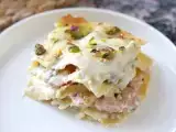 Recept Lososové lasagne s burratou a krémovými křupavými pistáciemi