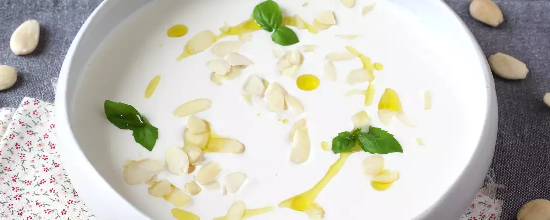 Andaluská polévka ajoblanco: studená polévka, na kterou máte v létě vždycky chuť