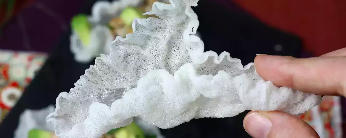 Jak se dělají křupky z rýžového papíru?