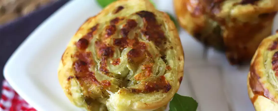 Mozzarella pesto listové těsto s fritézou, hotové za 15 minut!
