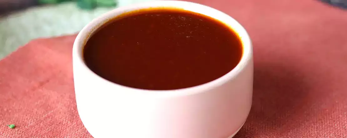 Domácí sladkokyselá omáčka ve stylu barbecue: snadný recept, hotový během chvilky