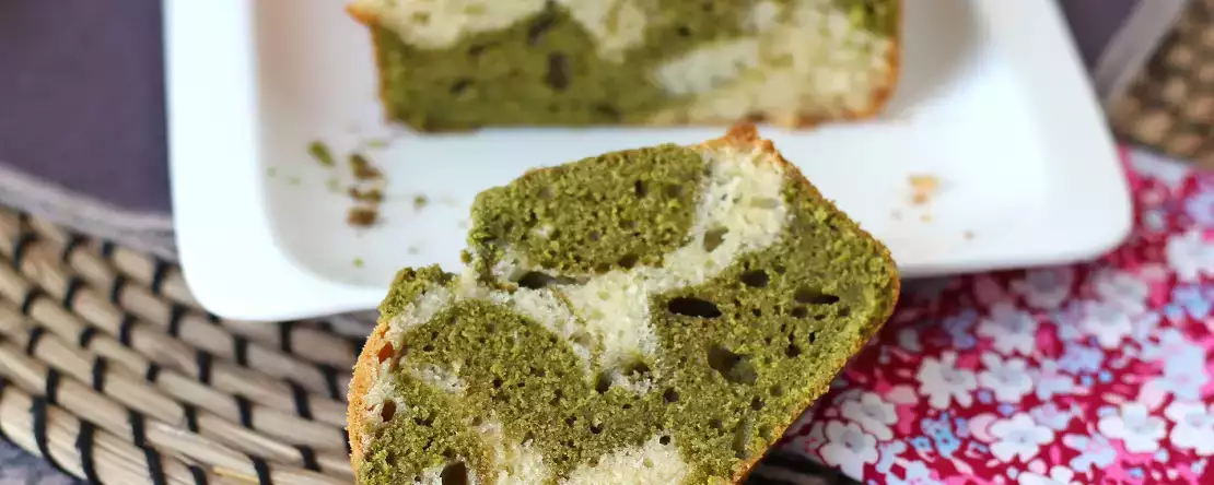 Mramorový dort s čajem matcha