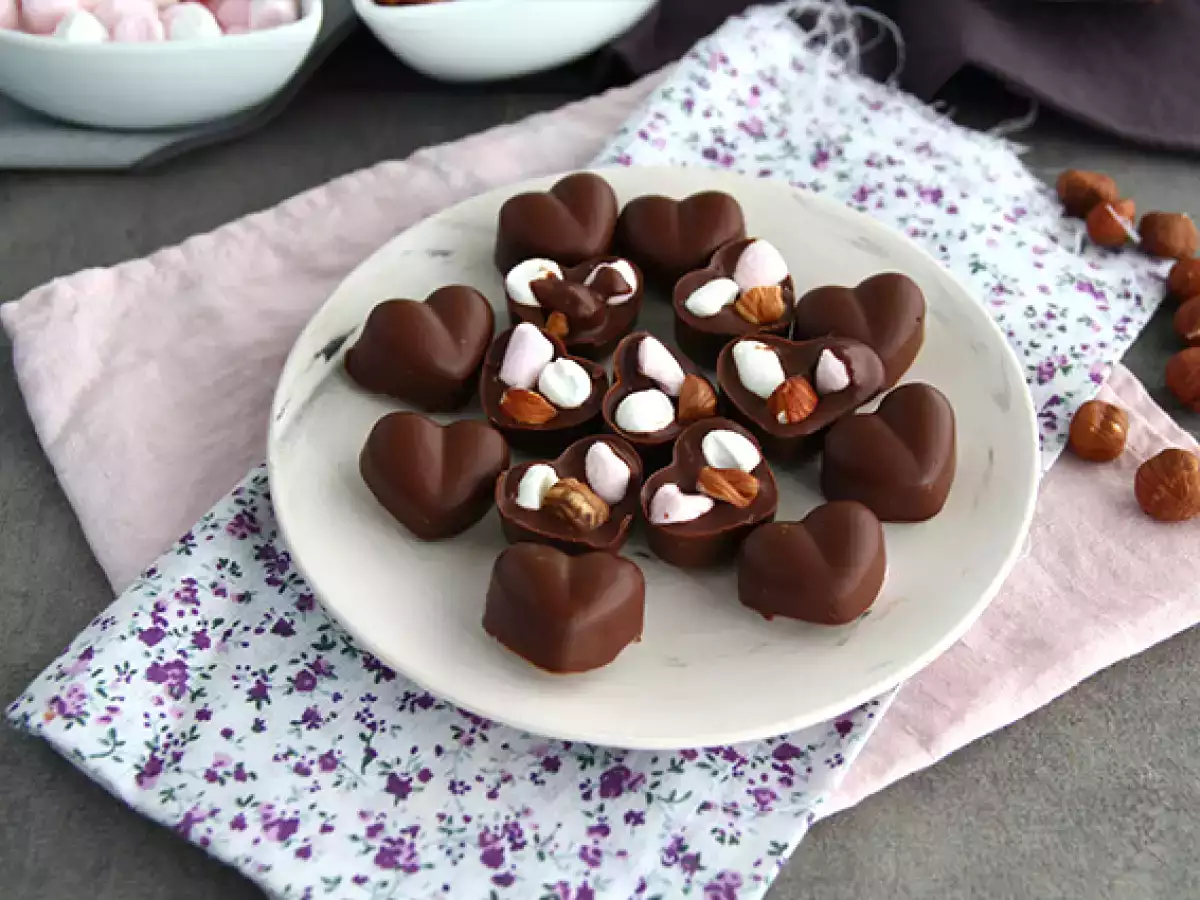 Recept Čokolády s marshmallow a lískovými oříšky