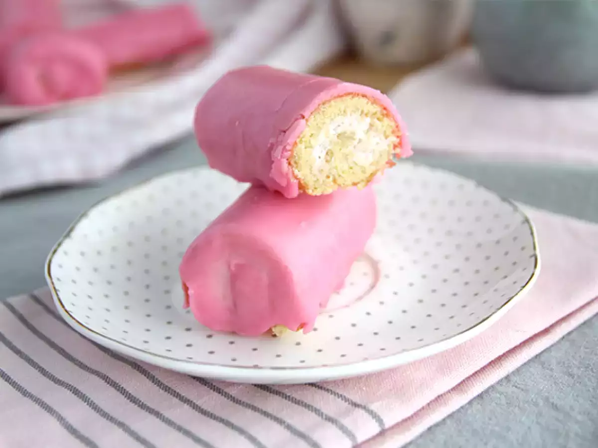 Recept Jahodové mini rolády, růžové panenky
