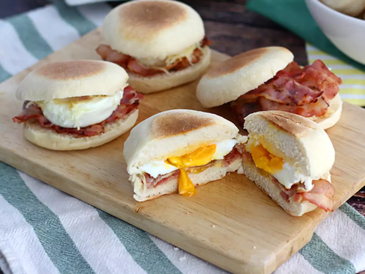 Recept Anglické muffiny s vejci a slaninou