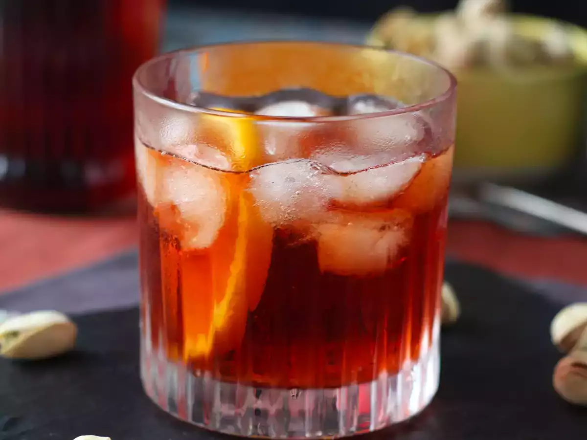 Recept Negroni: recept se správnými dávkami pro přípravu doma