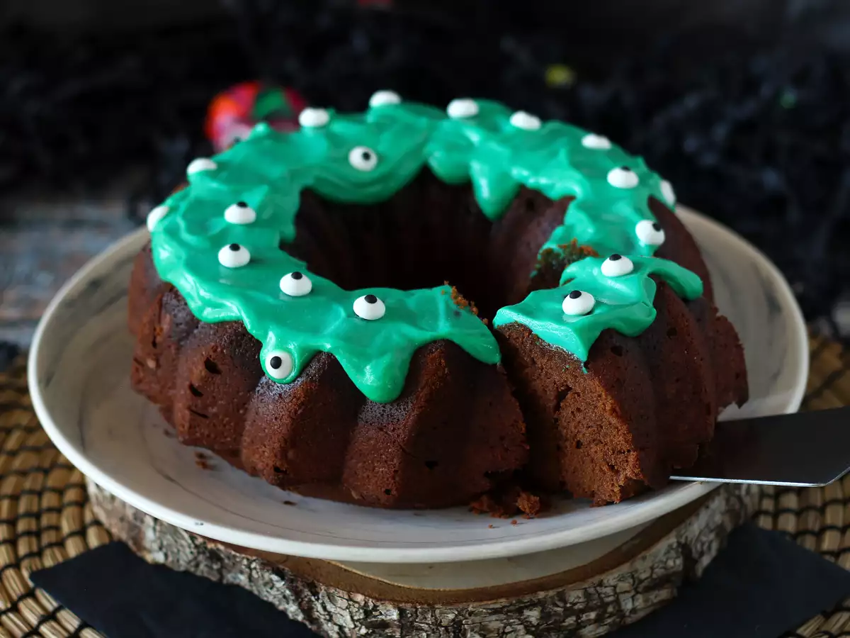 Recept Halloweenská bábovka bundt cake: neodolatelně lahodná čokoládová bábovka