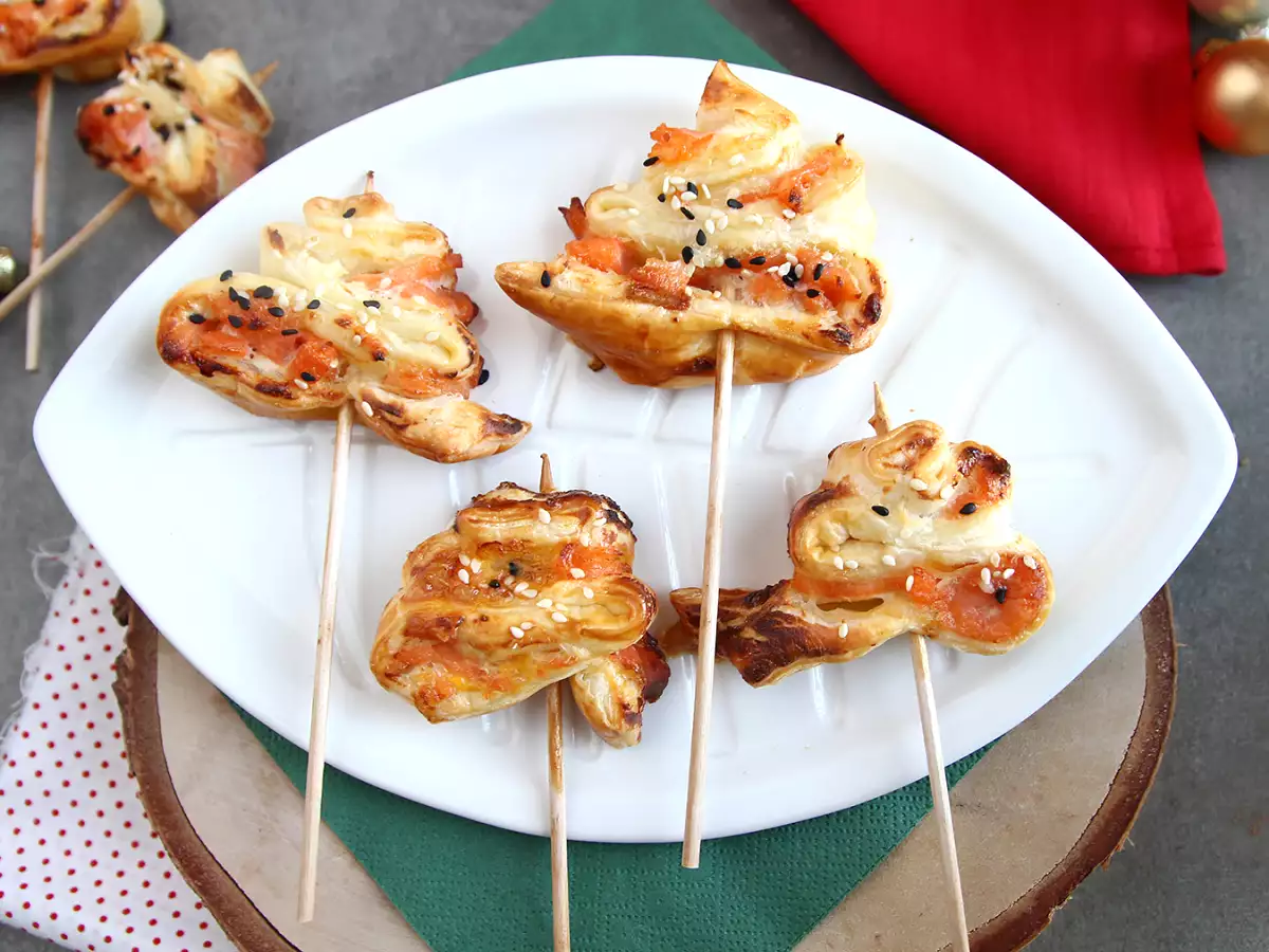 Recept Jedlé stromečky z listového těsta se dvěma druhy lososa