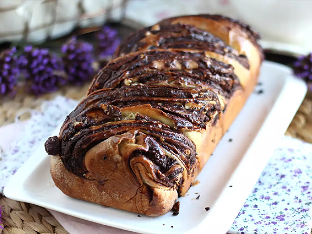 Recept Brioška babka s čokoládou a lískovými oříšky