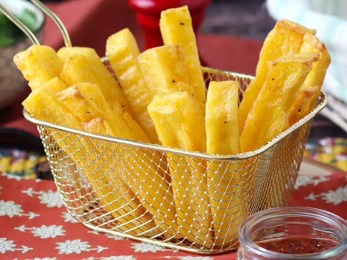 Recept Smažená polenta bez pocitu viny: křupavá, zlatavá a dokonalá ve fritéze air fryer!
