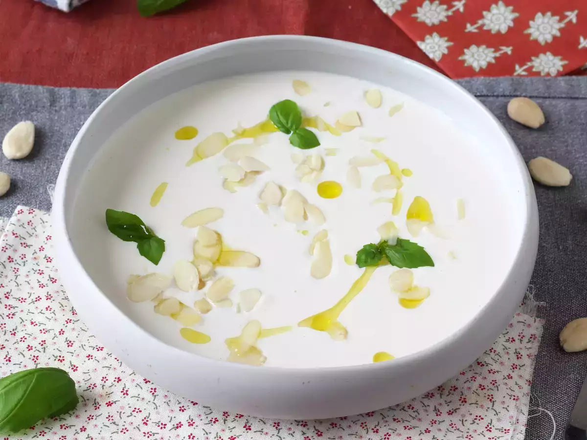 Recept Andaluská polévka ajoblanco: studená polévka, na kterou máte v létě vždycky chuť