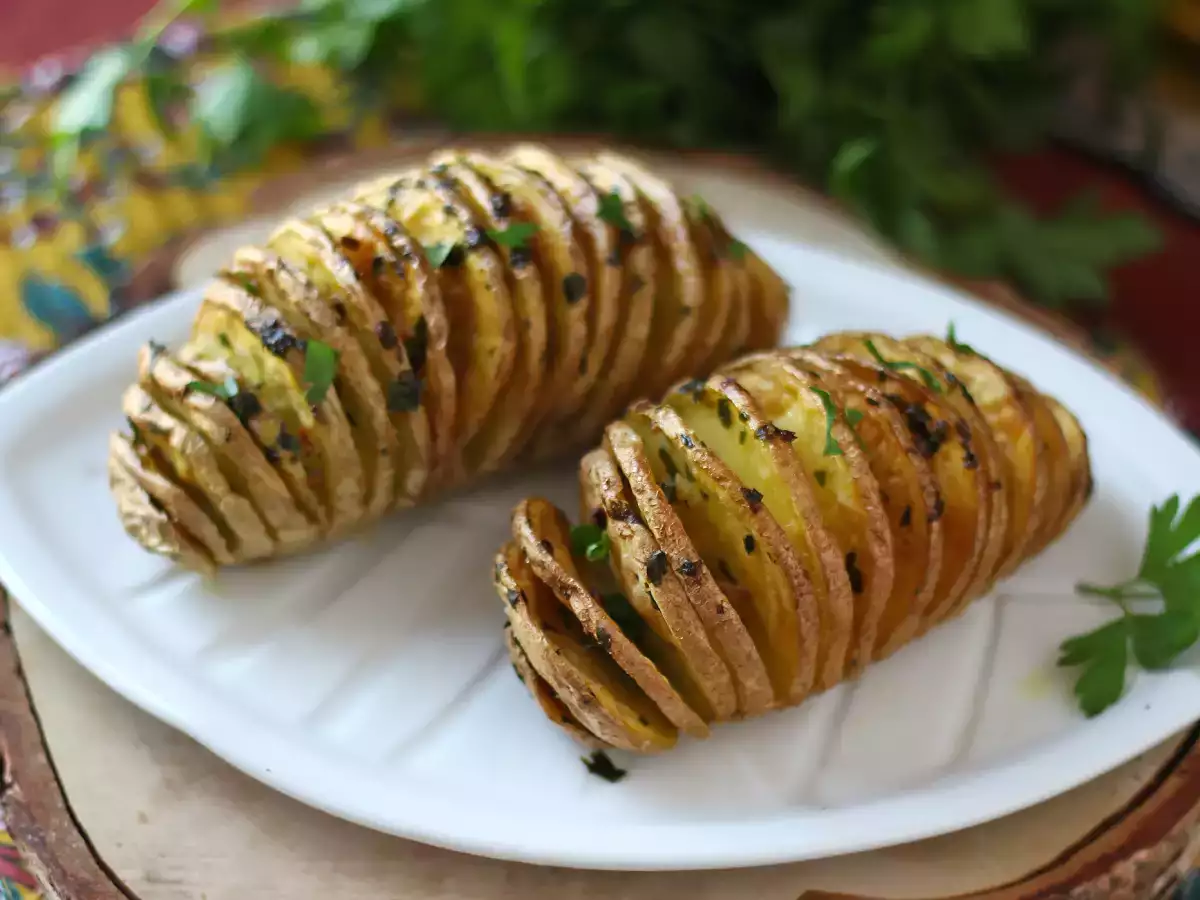 Recept Brambory hasselback ve fritéze: křupavé, rozplývající se v ústech a velmi snadné!