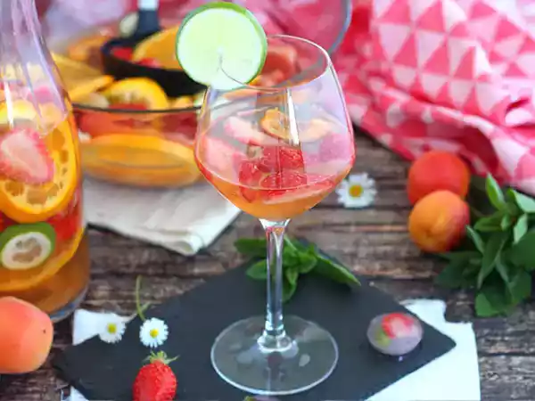 Recept Sangria s bílým vínem - bílá sangria