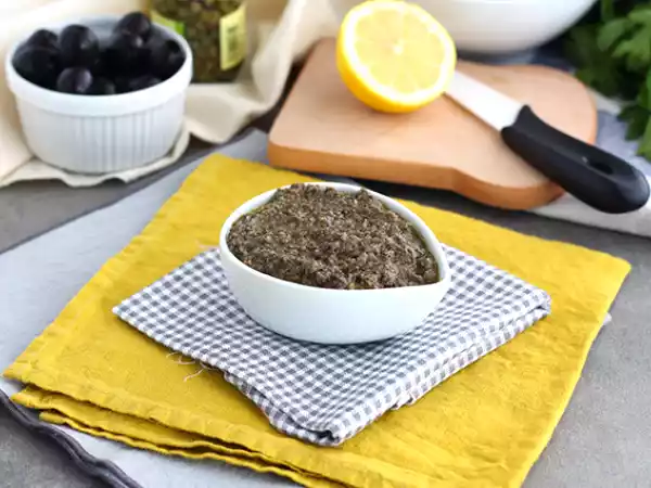 Recept Rychlá tapenáda s černými olivami