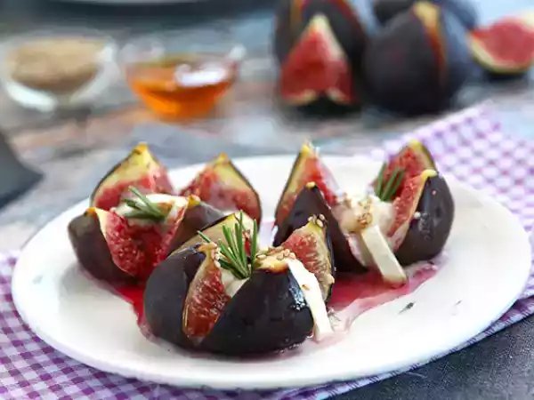 Recept Pečené fíky s medovým kozím sýrem