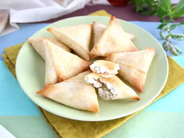 Recept Samoussas s kozím sýrem a medem