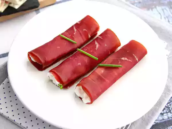 Recept Roulés z bündnerfleisch s chavrouxem