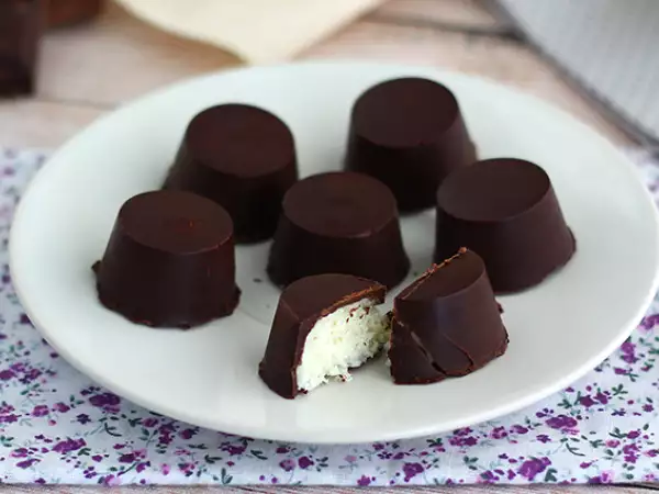 Recept Čokolády s kokosovou náplní ve stylu bounty