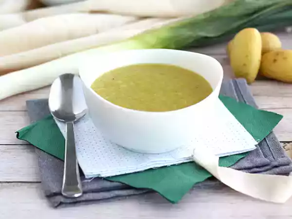 Recept Rychlá a snadná polévka z pórku a brambor