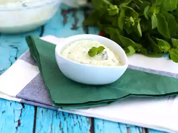 Recept Tzatziki, řecká okurková a jogurtová omáčka