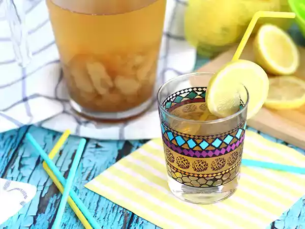 Recept Domácí broskvový ledový čaj