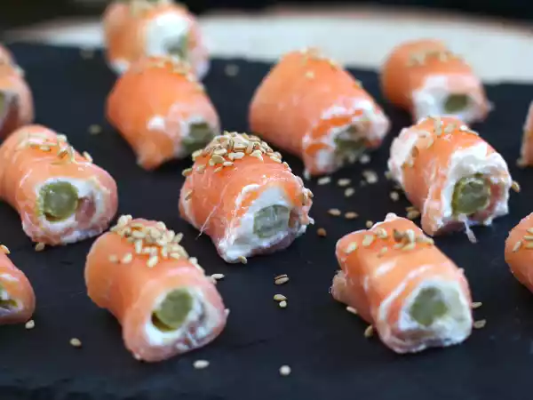 Recept Lososové závitky s kozím sýrem a chřestem