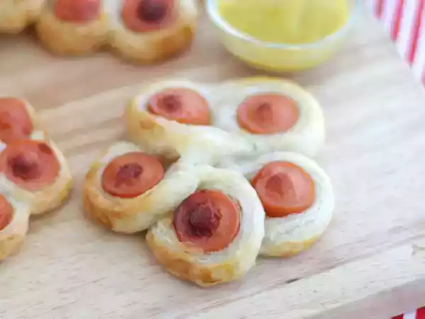 Recept Vločkové květy s klobásami