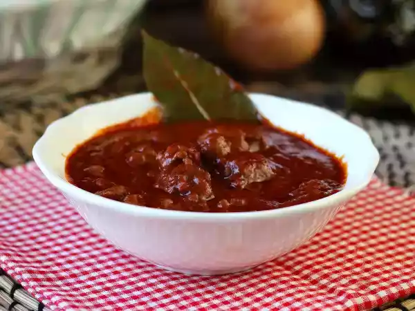Recept Klobásová omáčka: chutná a snadno se připravuje